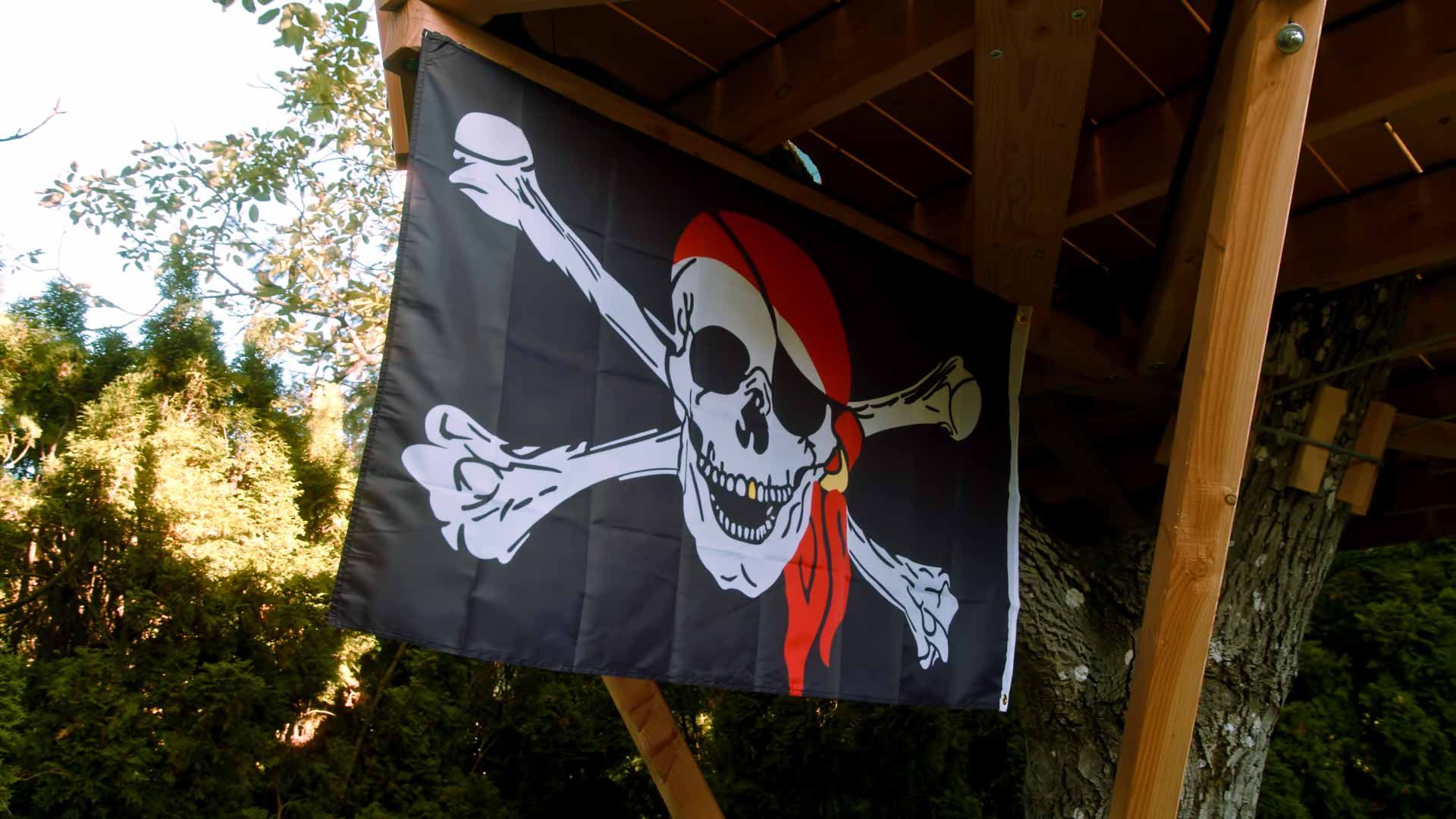 Kinder Baumhaus Piratenflagge